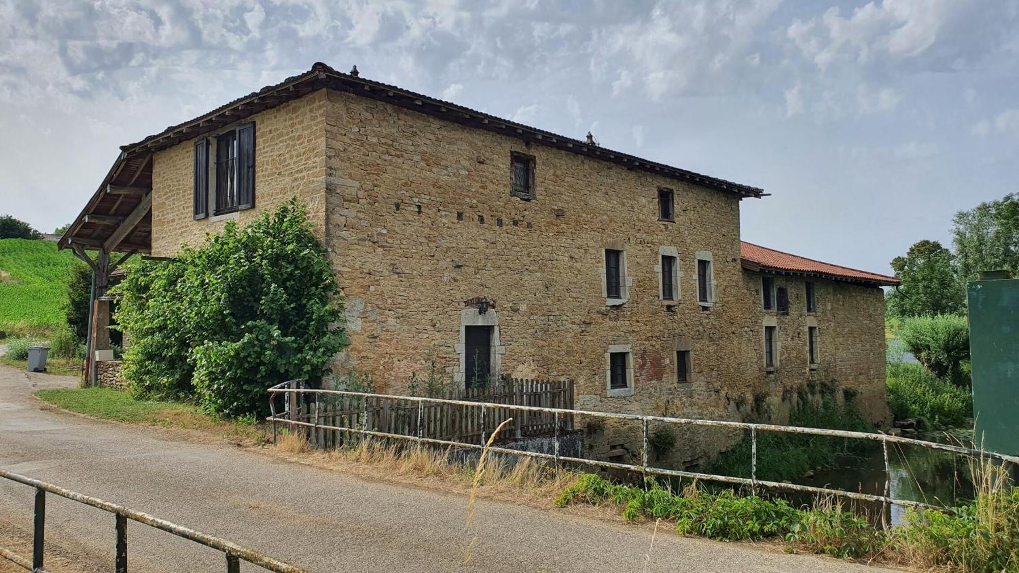 Le Moulin Du Fay Bed & Breakfast Villemotier Екстериор снимка